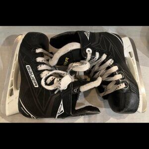 Boys size ice hockey skates fits shoe size 11 according to Bauer size chart